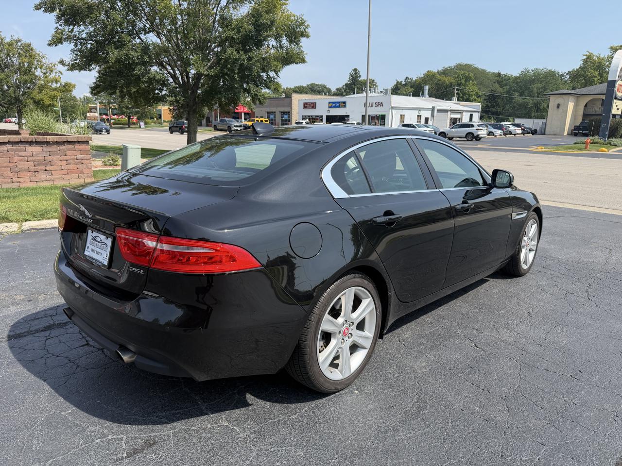 Jaguar XE 25t Prestige RWD 2017