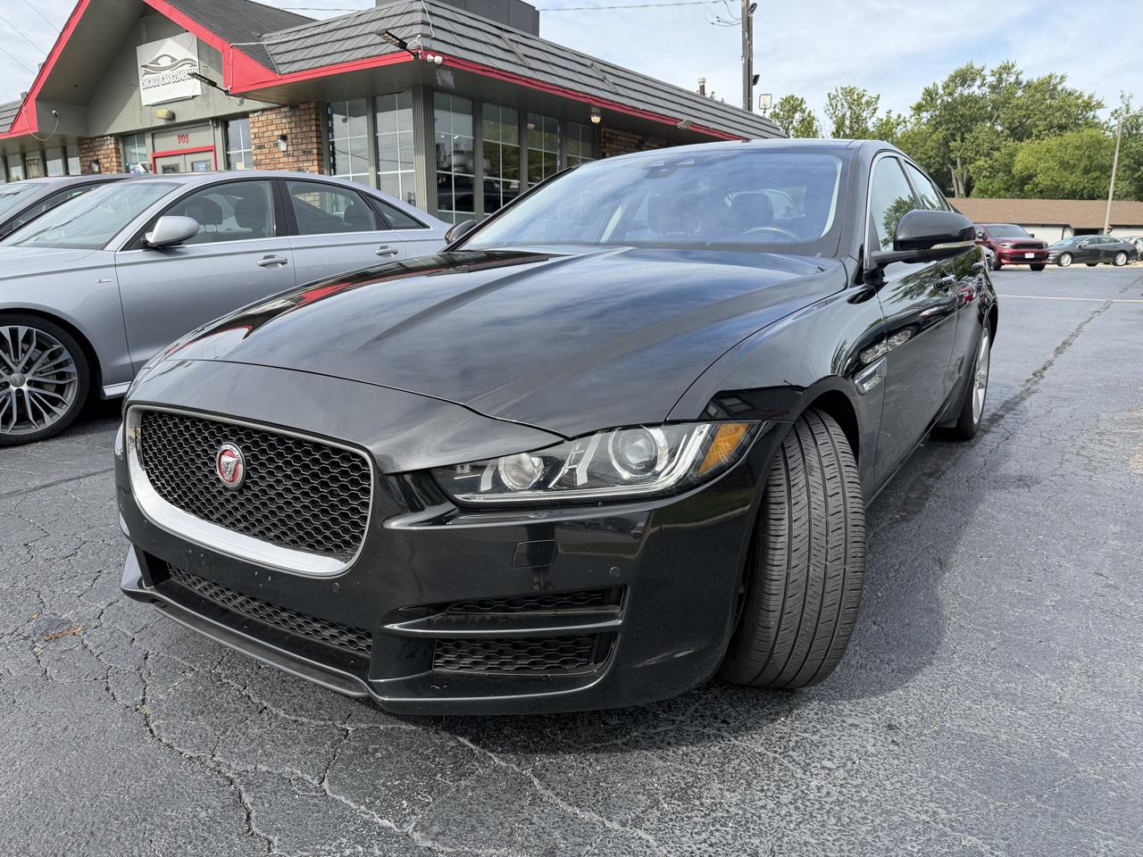Jaguar XE photo 4