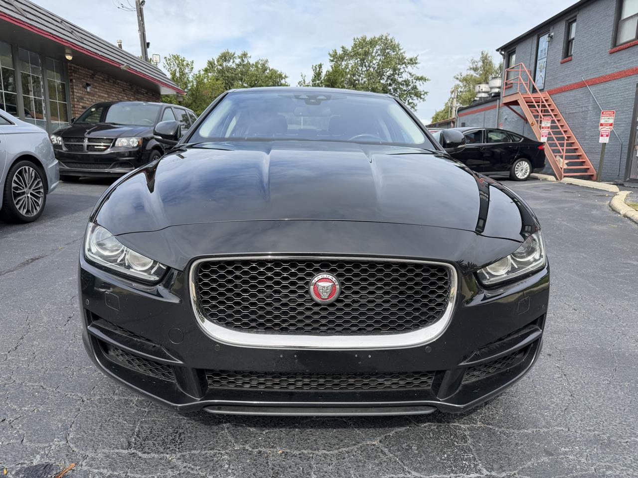 Jaguar XE photo 6
