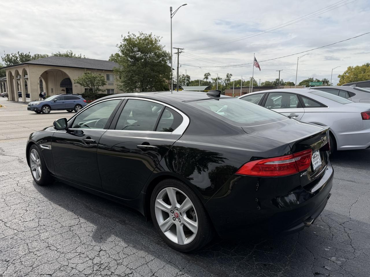 Jaguar XE photo 11
