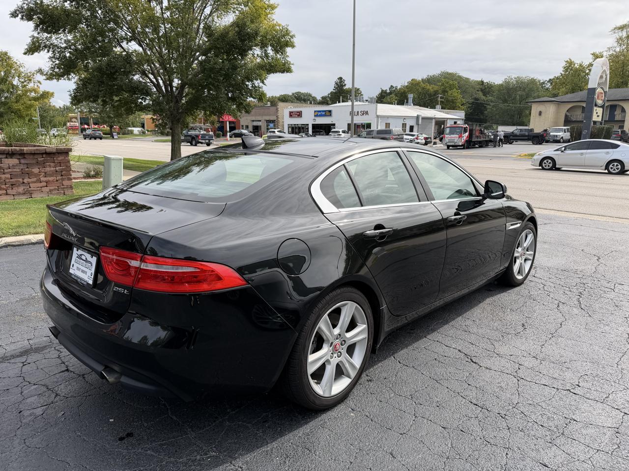 Jaguar XE photo 12