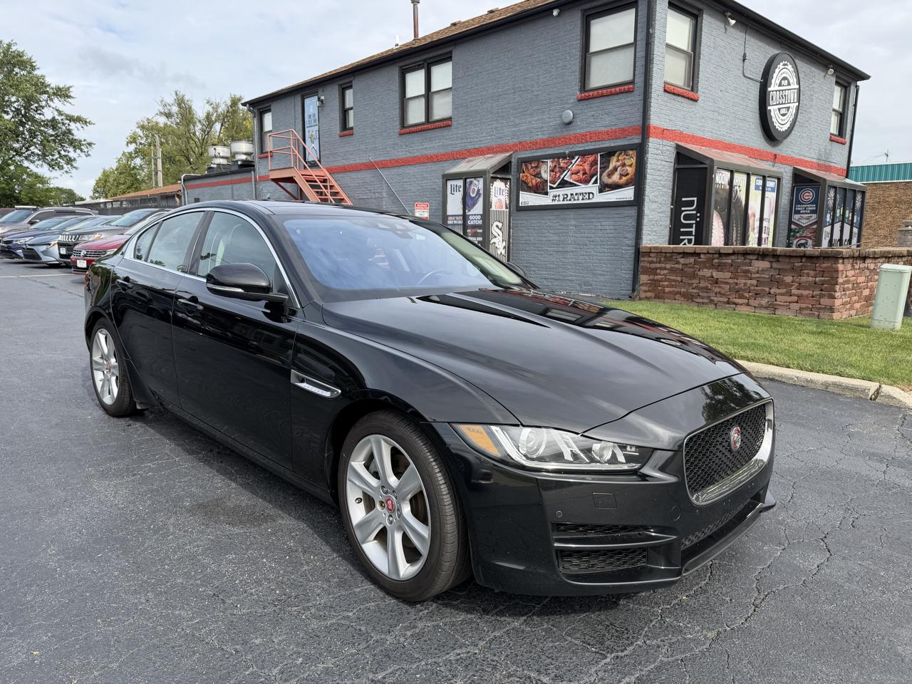 Jaguar XE photo 2