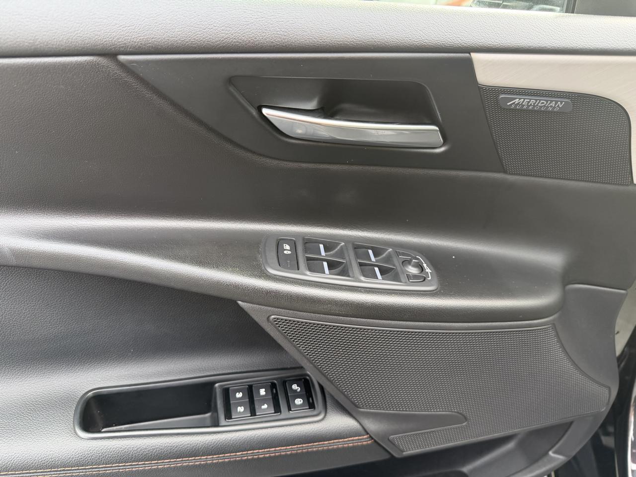 Jaguar XE photo 40