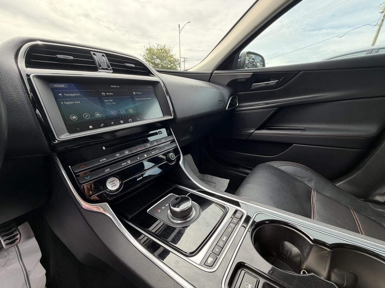 Jaguar XE photo 43