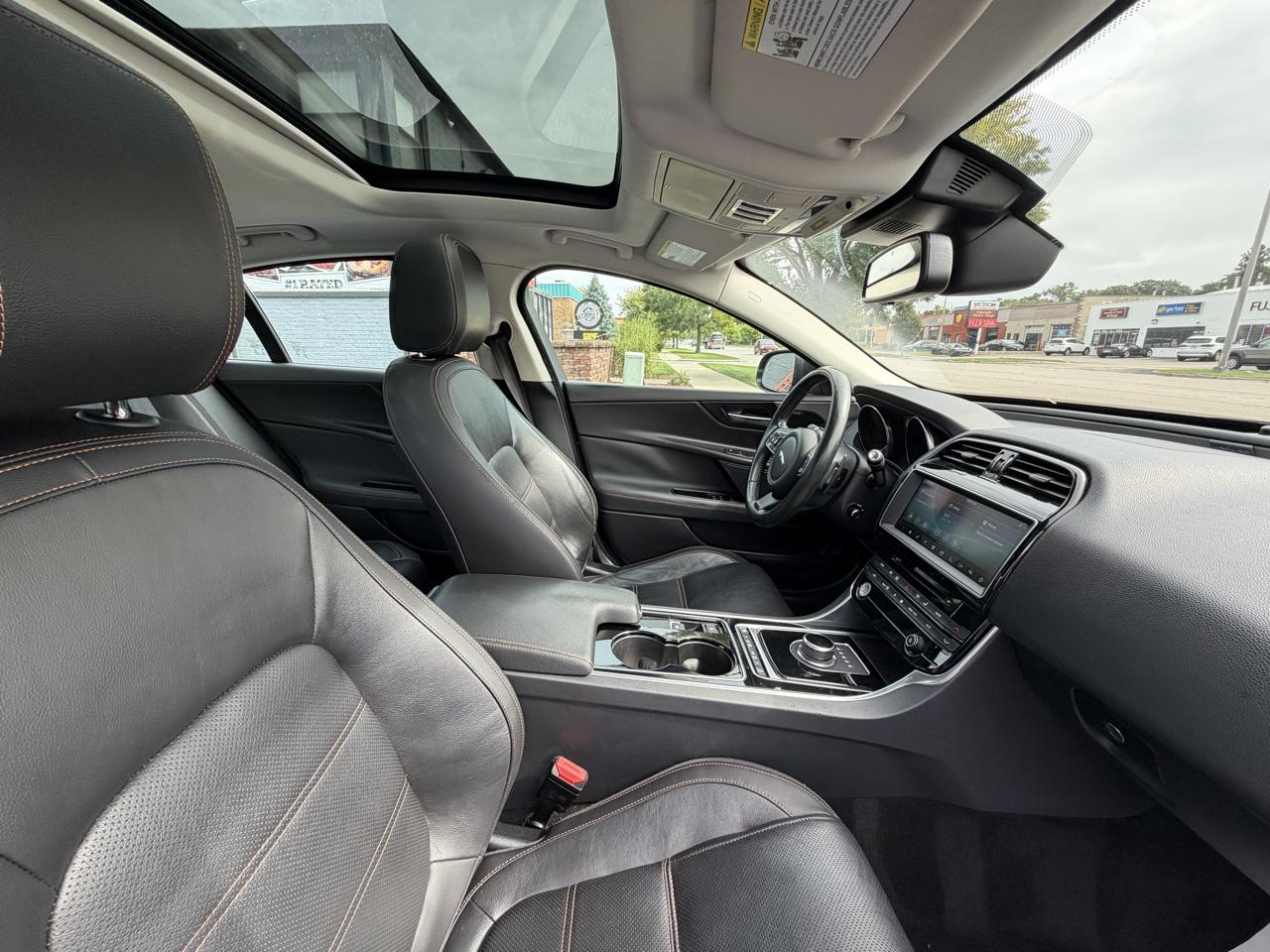 Jaguar XE photo 51