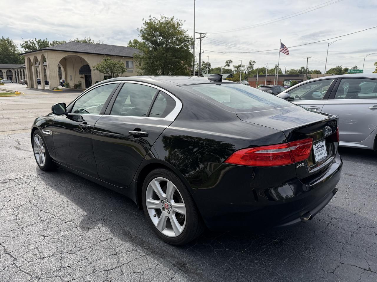 Jaguar XE photo 13