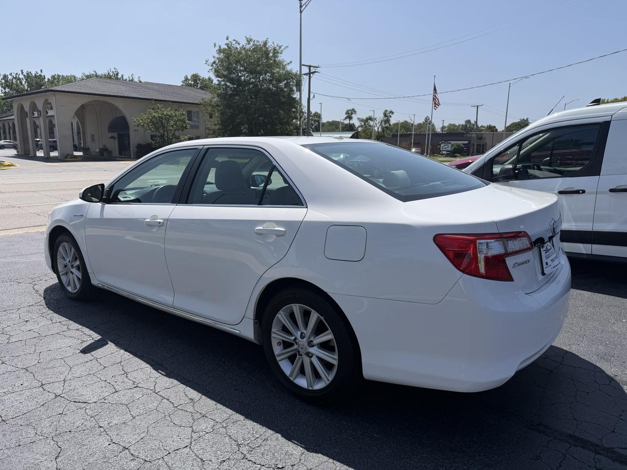 Toyota Camry Hybrid 4dr Sdn XLE (Natl) 2013