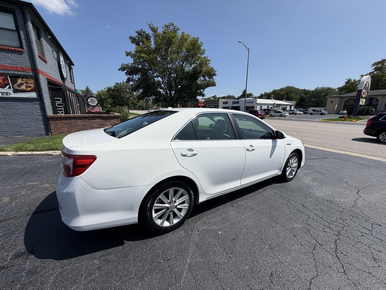 Toyota Camry Hybrid 4dr Sdn XLE (Natl) 2013