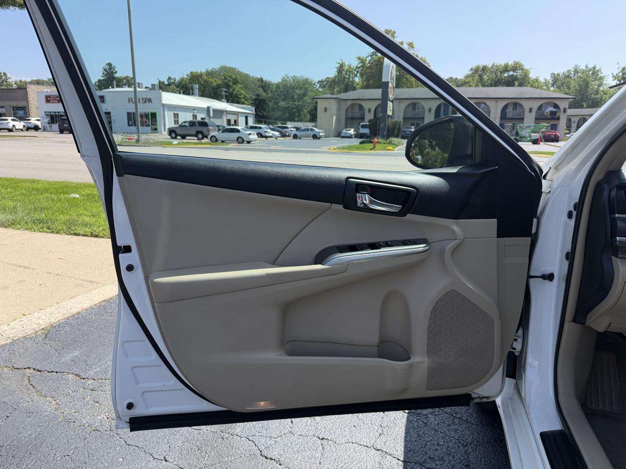 Toyota Camry Hybrid 4dr Sdn XLE (Natl) 2013