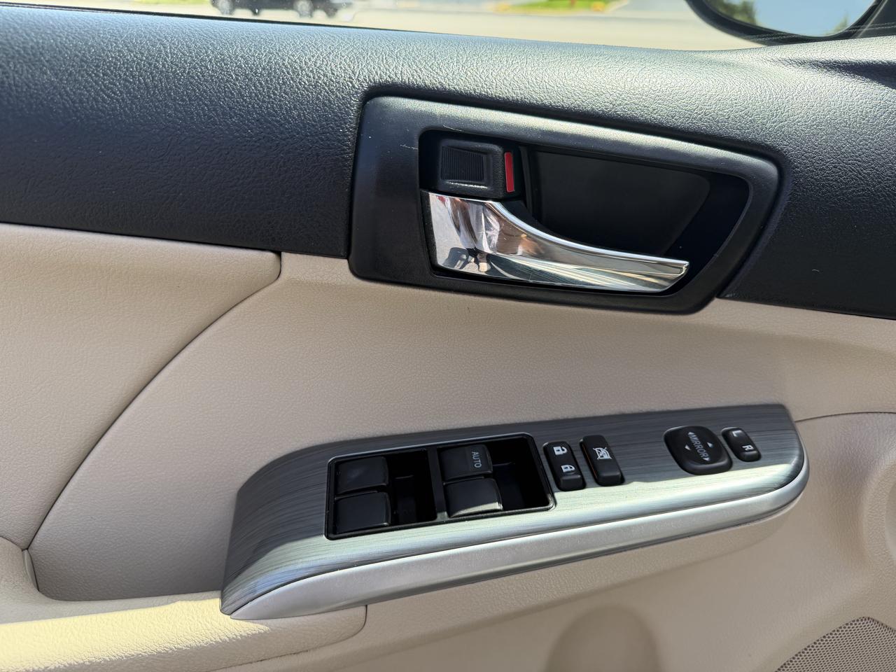 Toyota Camry Hybrid 4dr Sdn XLE (Natl) 2013