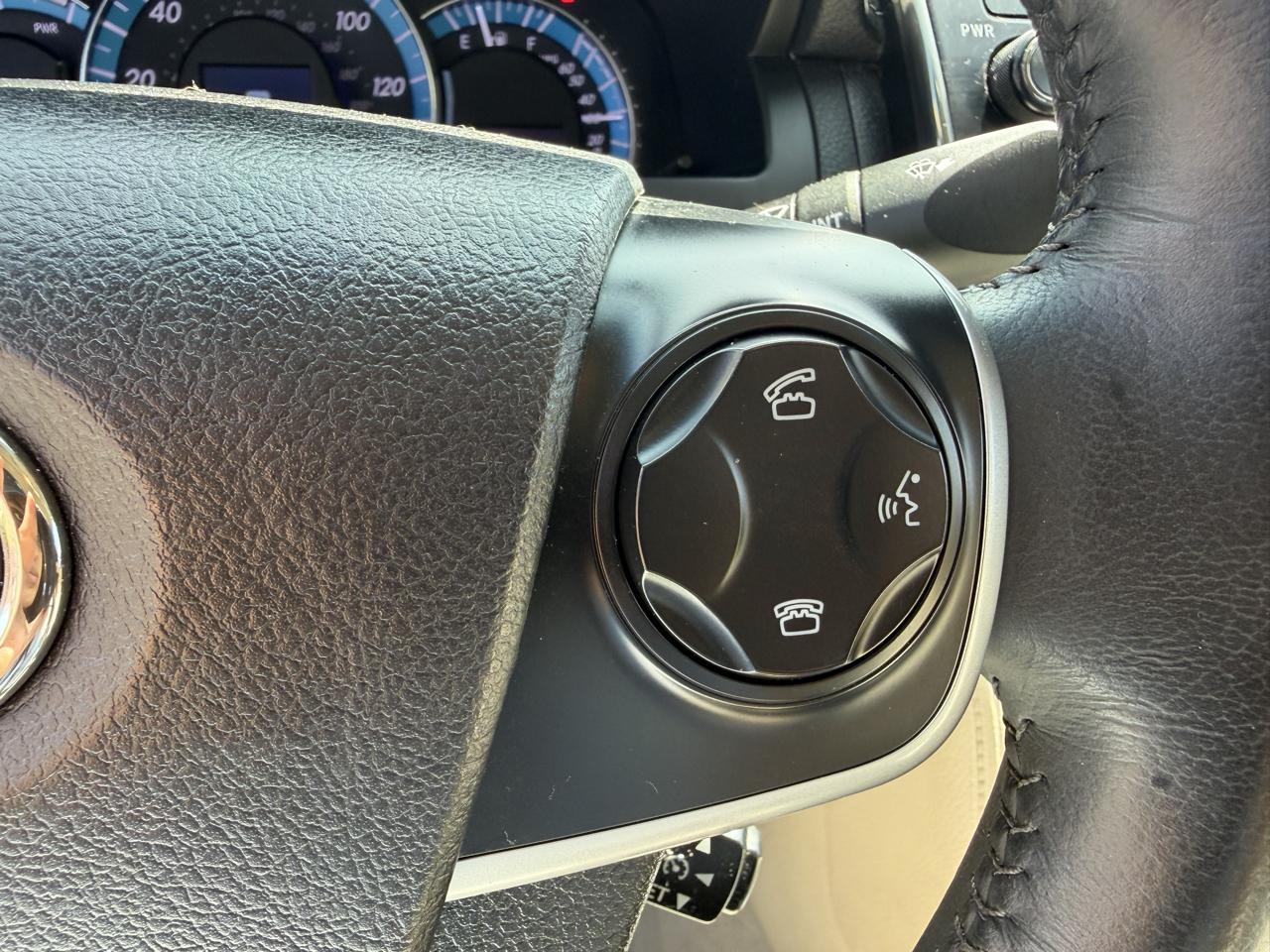 Toyota Camry Hybrid 4dr Sdn XLE (Natl) 2013