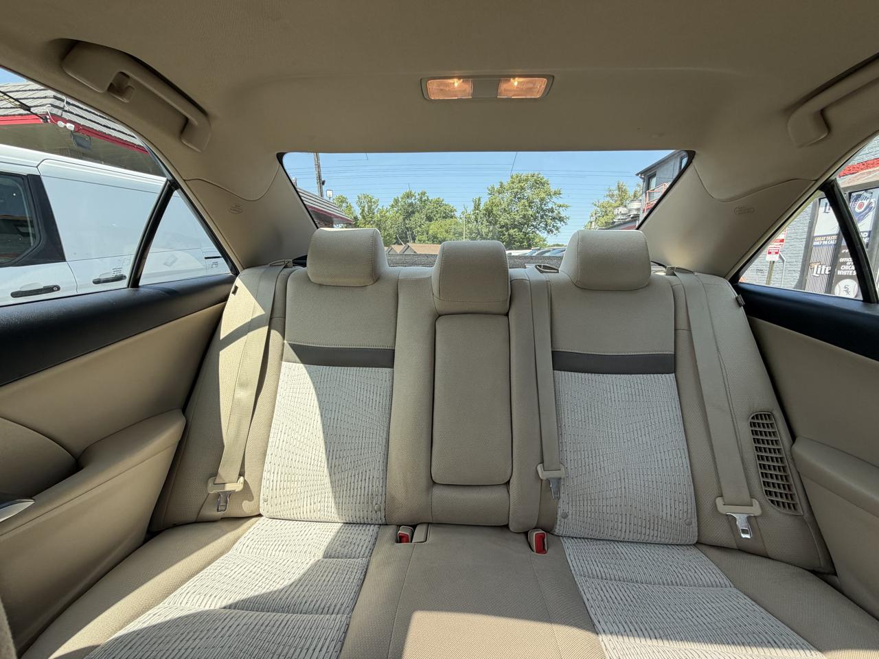Toyota Camry Hybrid 4dr Sdn XLE (Natl) 2013