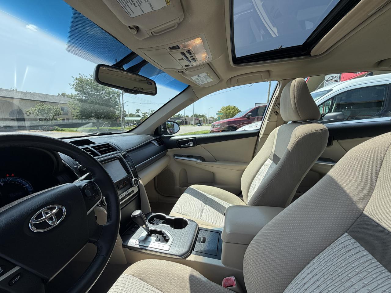 Toyota Camry Hybrid 4dr Sdn XLE (Natl) 2013