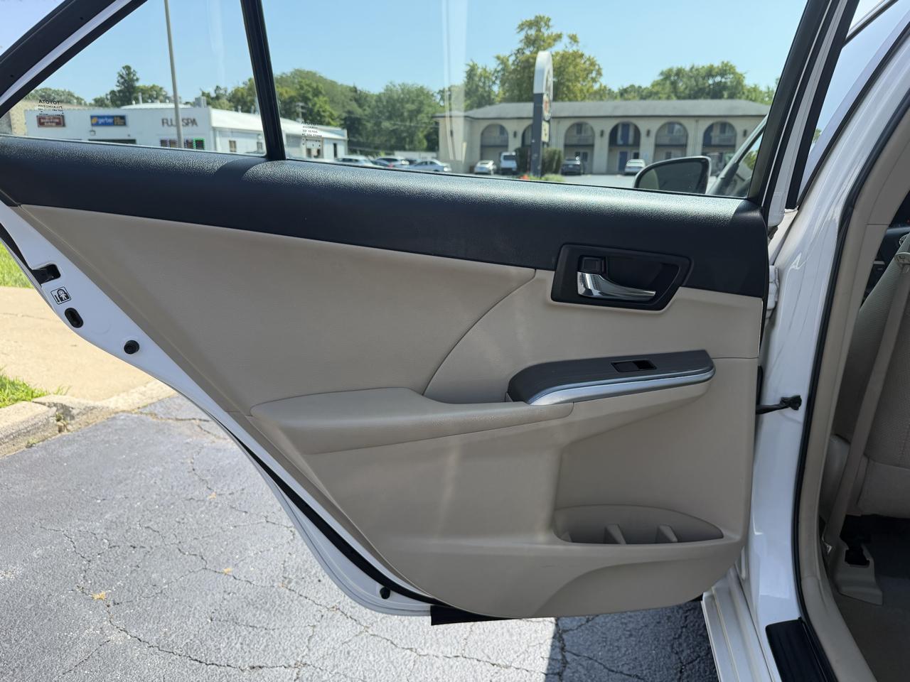 Toyota Camry Hybrid 4dr Sdn XLE (Natl) 2013