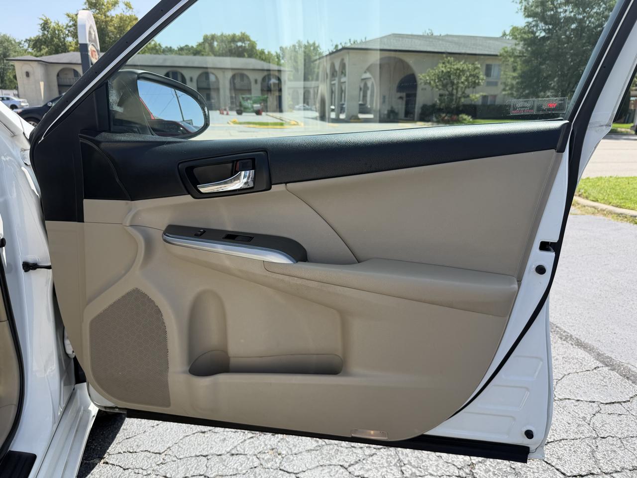 Toyota Camry Hybrid 4dr Sdn XLE (Natl) 2013