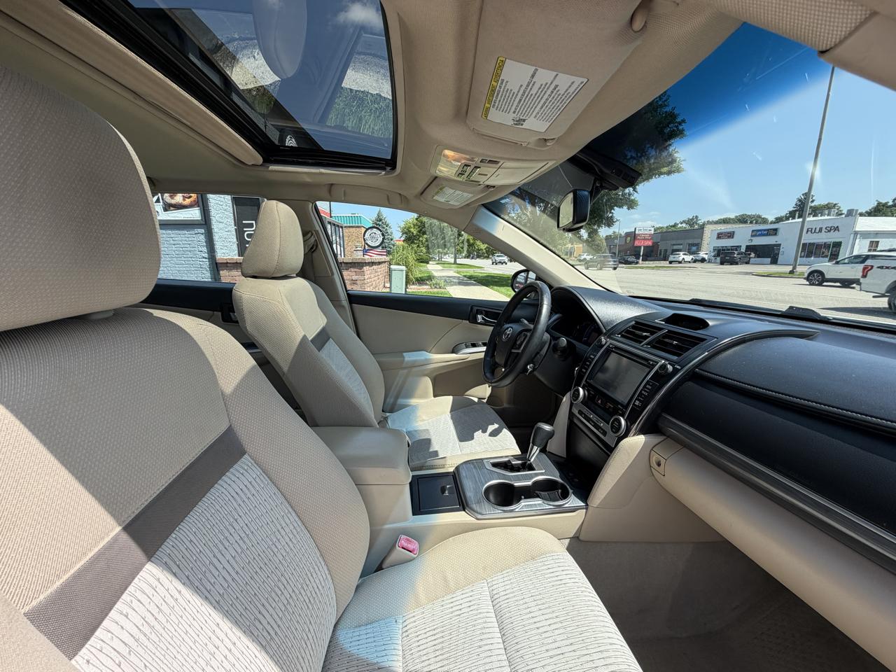 Toyota Camry Hybrid 4dr Sdn XLE (Natl) 2013