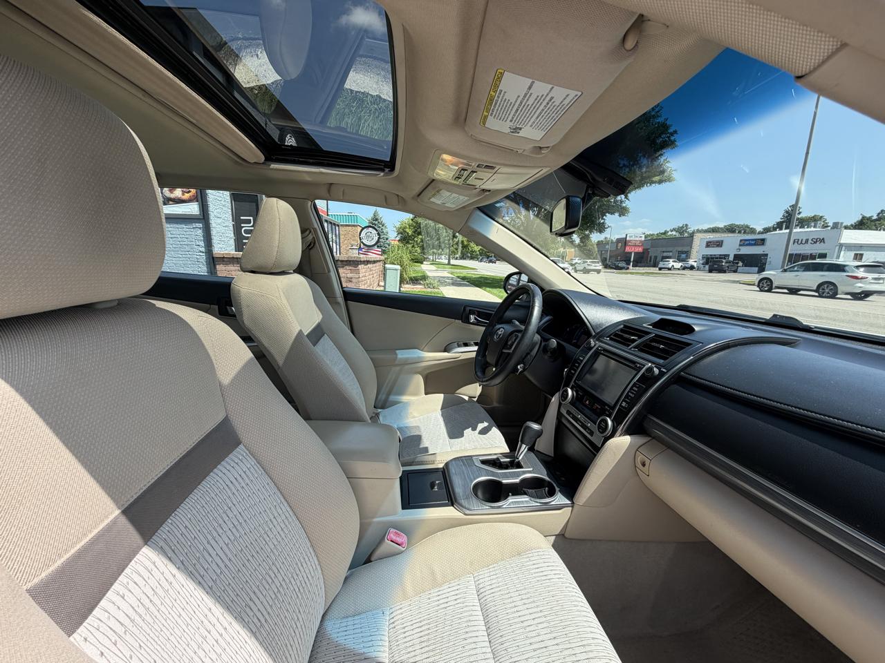 Toyota Camry Hybrid 4dr Sdn XLE (Natl) 2013