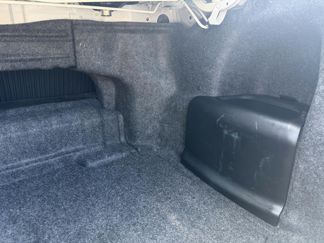 Toyota Camry Hybrid 4dr Sdn XLE (Natl) 2013