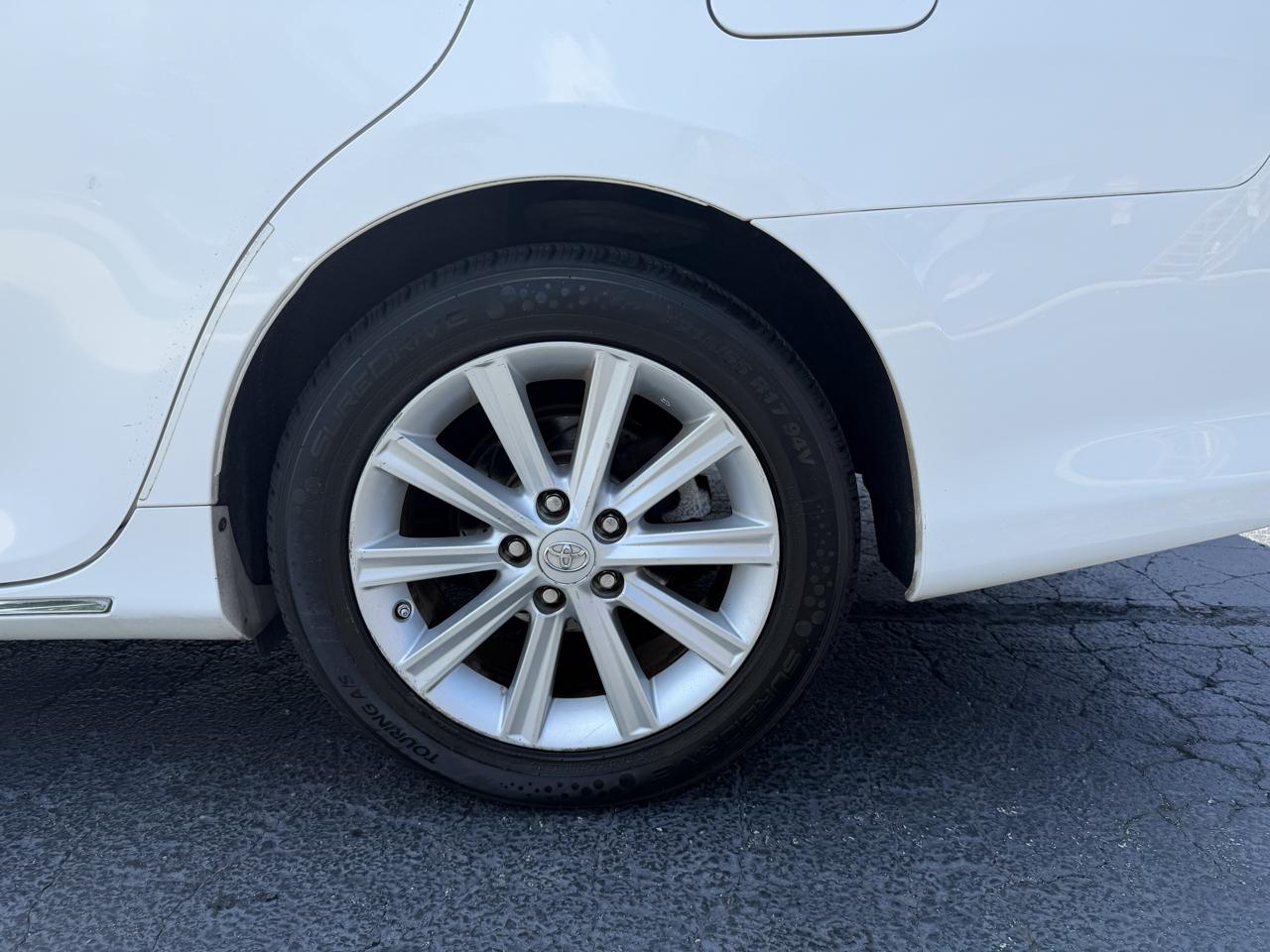 Toyota Camry Hybrid 4dr Sdn XLE (Natl) 2013