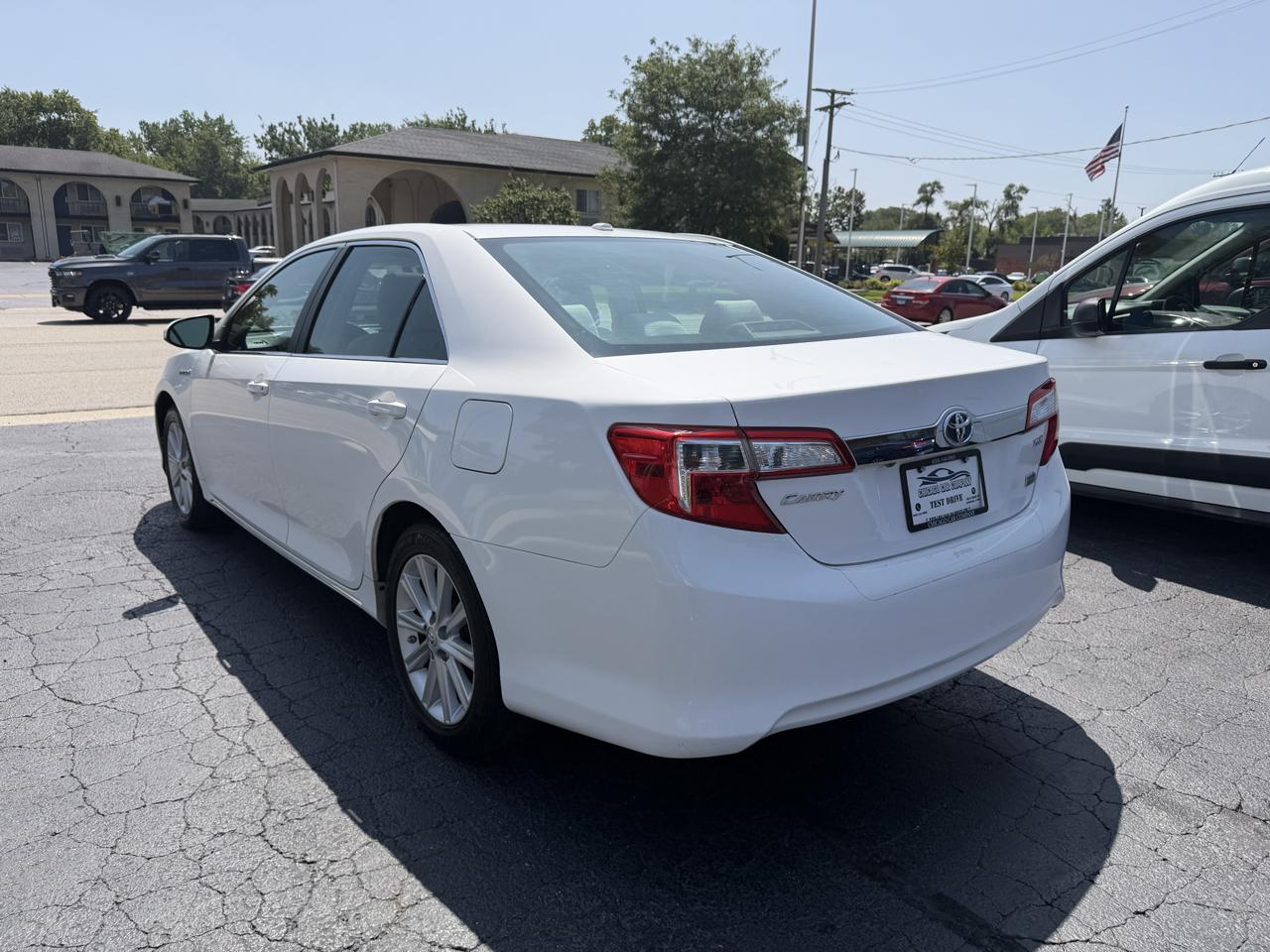 Toyota Camry Hybrid 4dr Sdn XLE (Natl) 2013