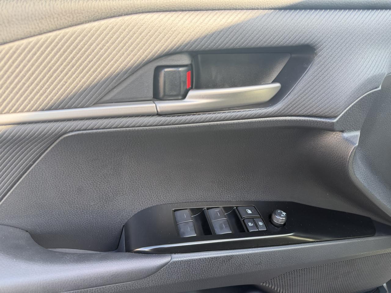 Toyota Camry photo 12