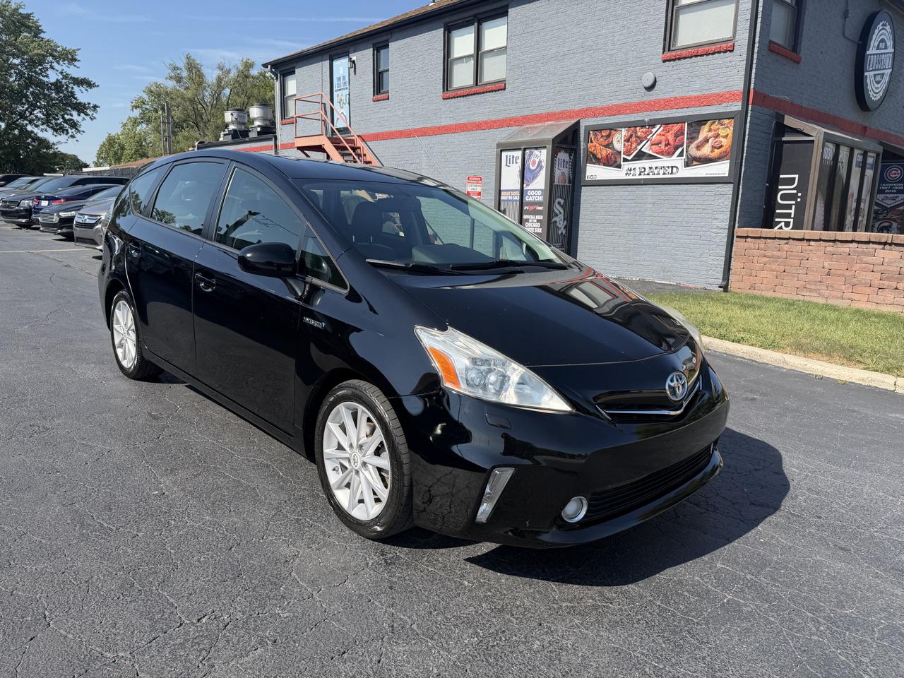 Toyota Prius V photo 13