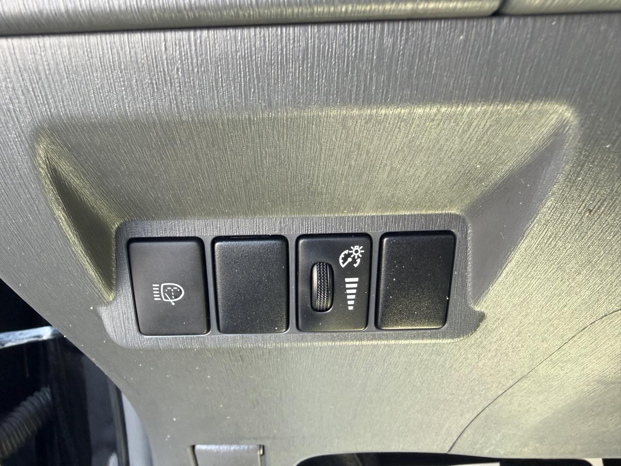 Toyota Prius V photo 17