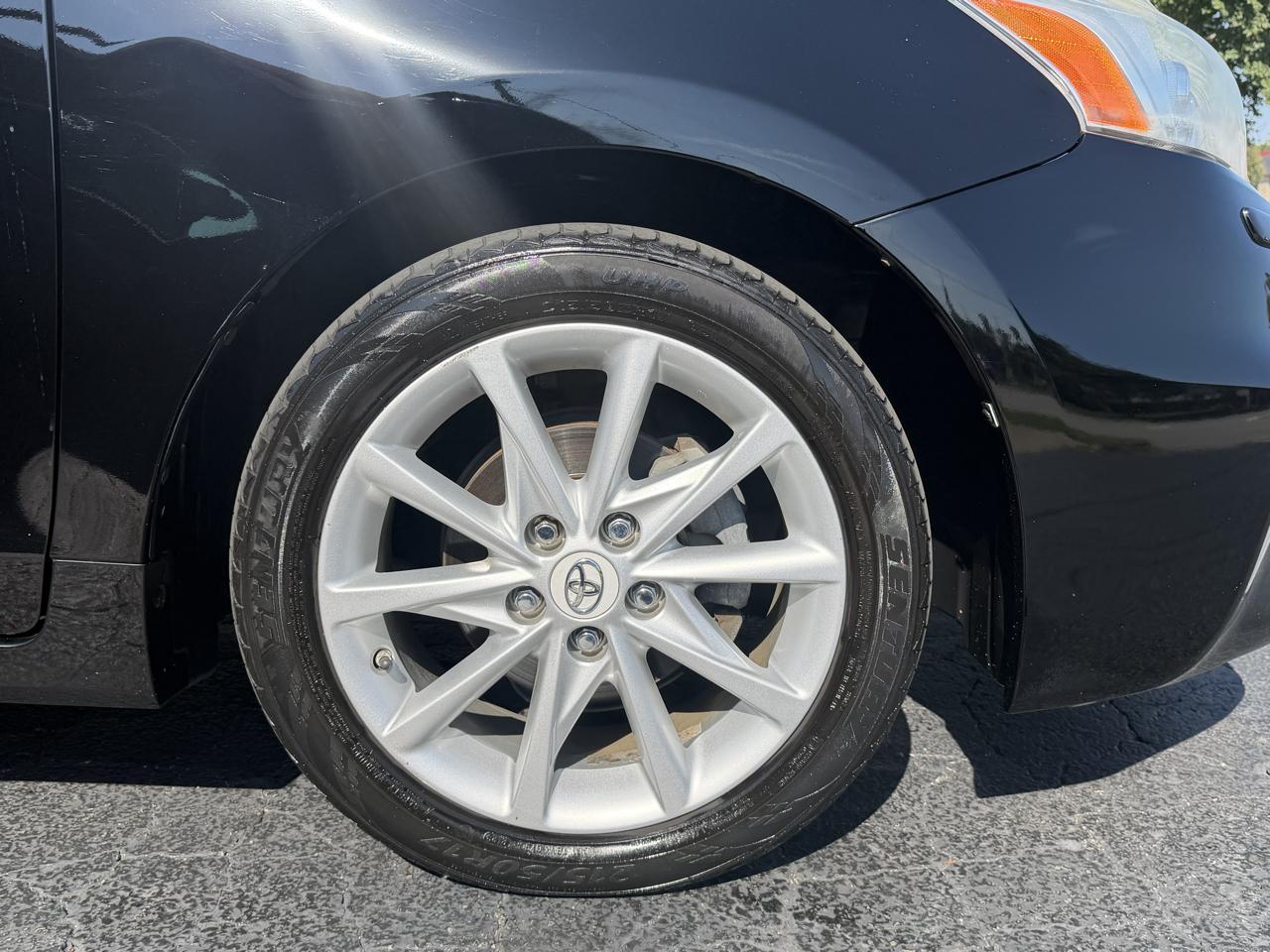 Toyota Prius V photo 44