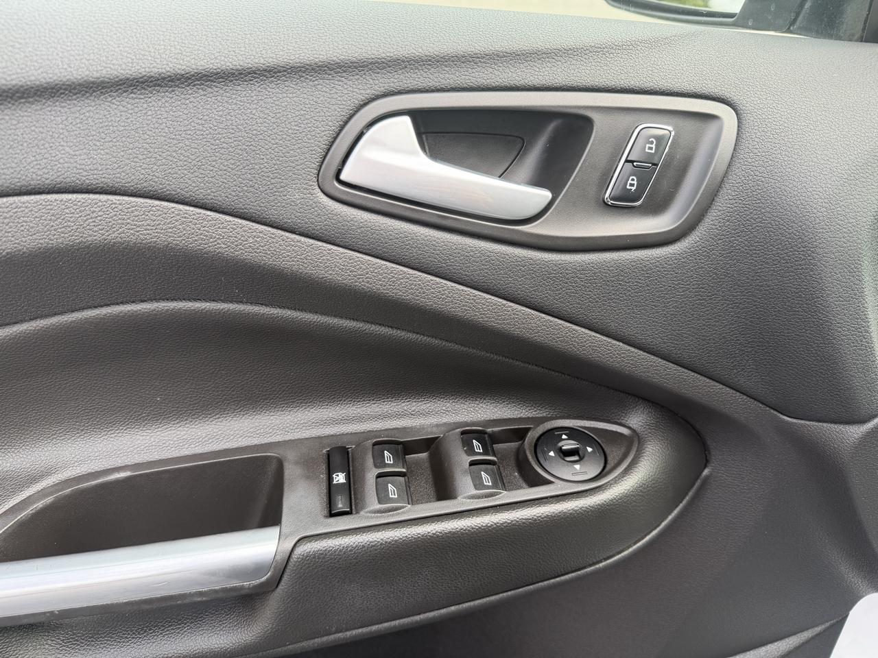 Ford Escape photo 14