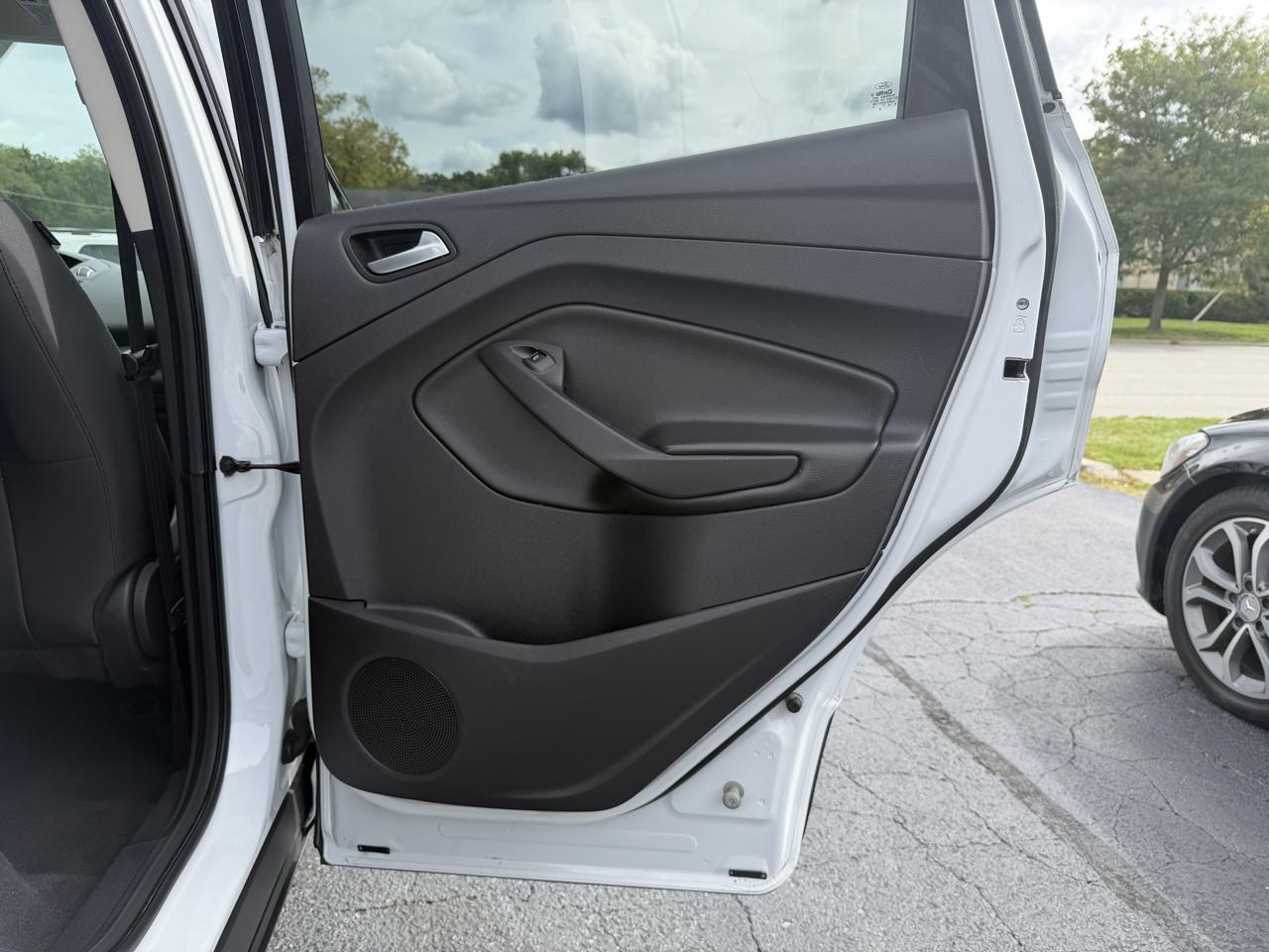 Ford Escape photo 29