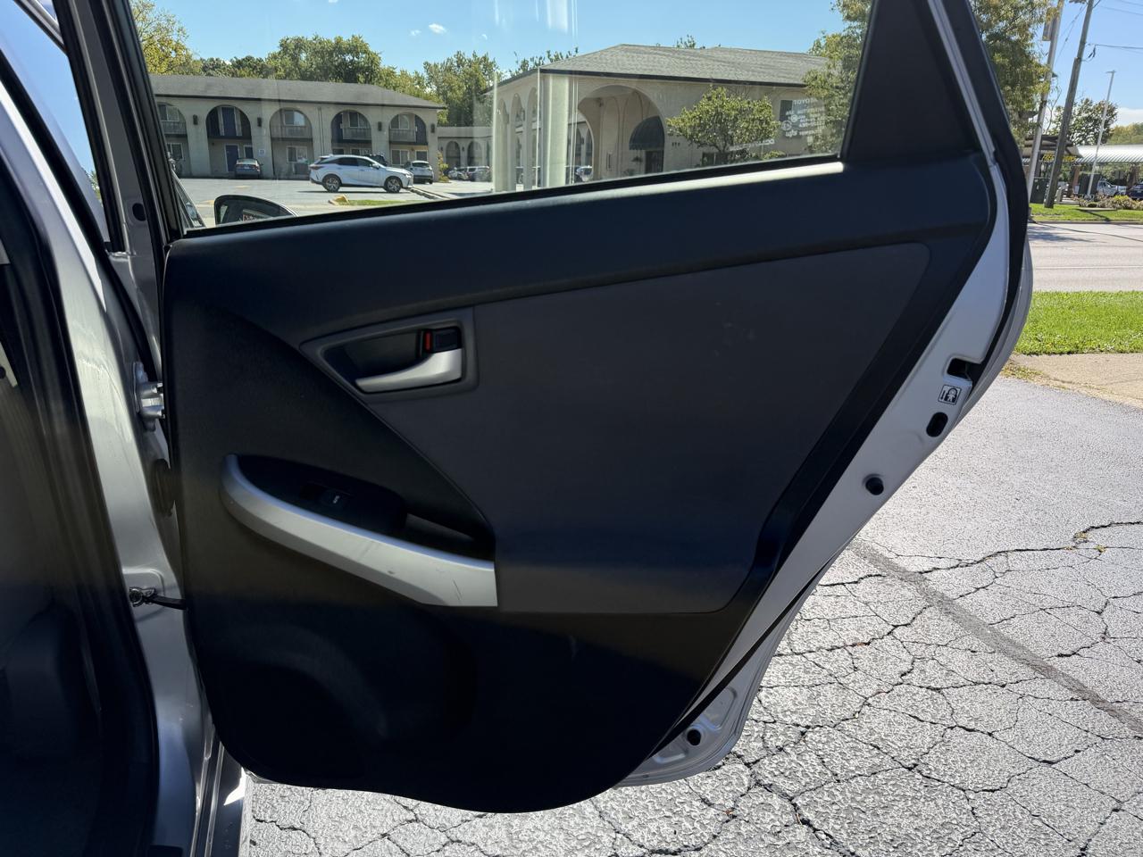 Toyota Prius 5dr HB Three (Natl) 2014