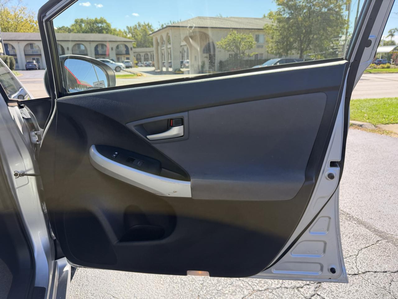 Toyota Prius 5dr HB Three (Natl) 2014