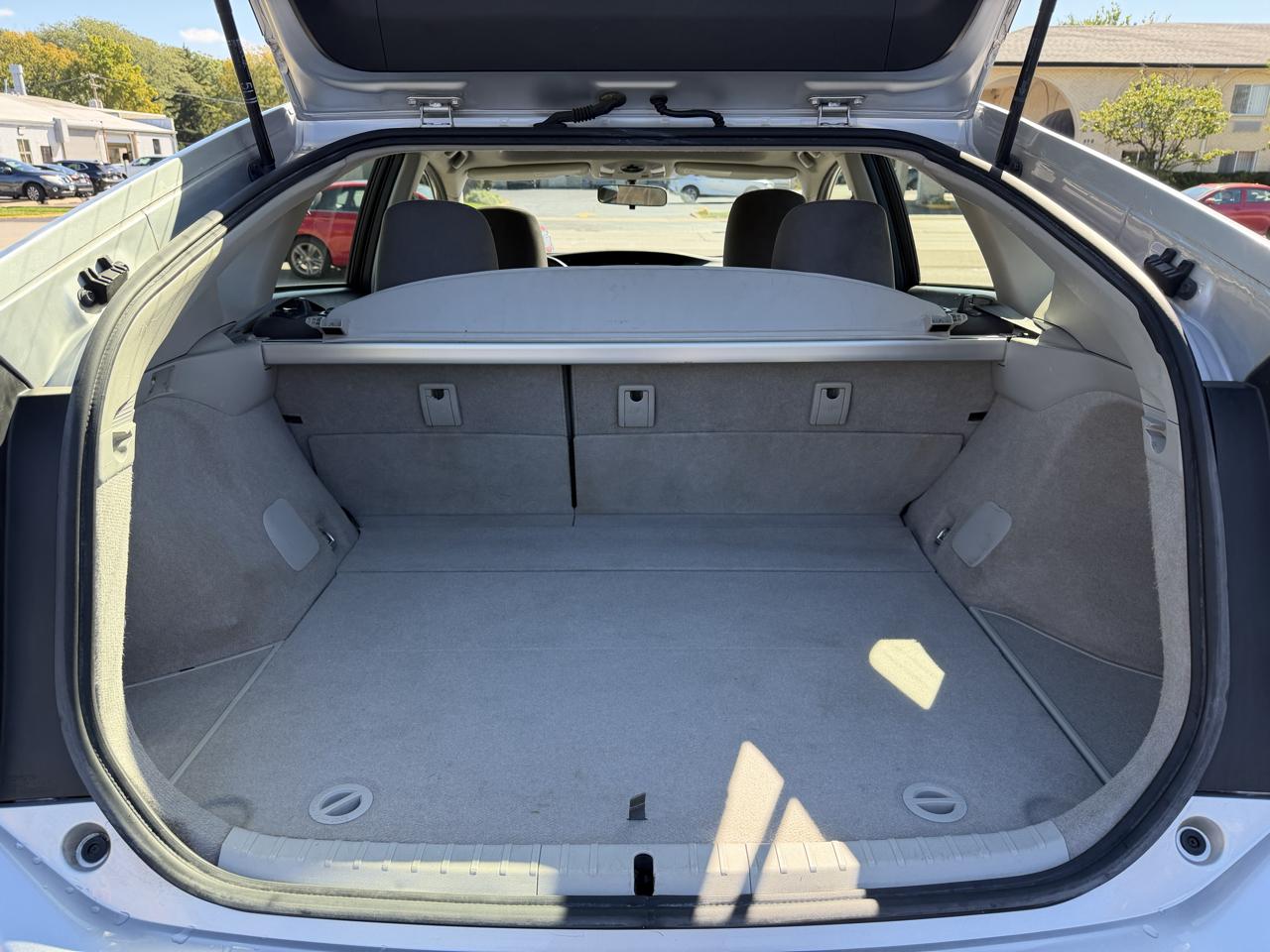 Toyota Prius 5dr HB Three (Natl) 2014