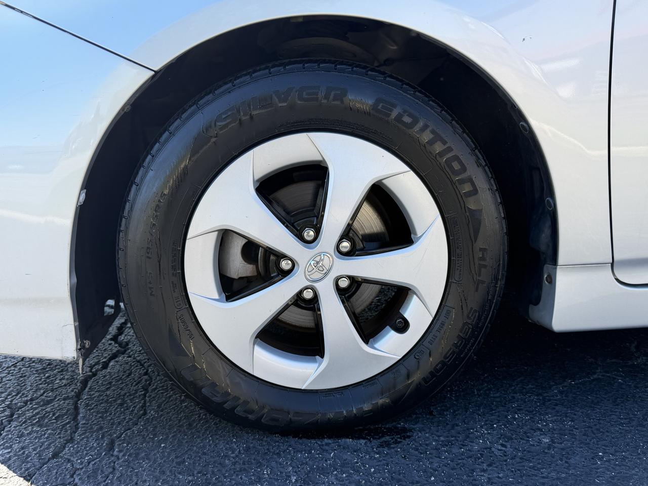 Toyota Prius 5dr HB Three (Natl) 2014