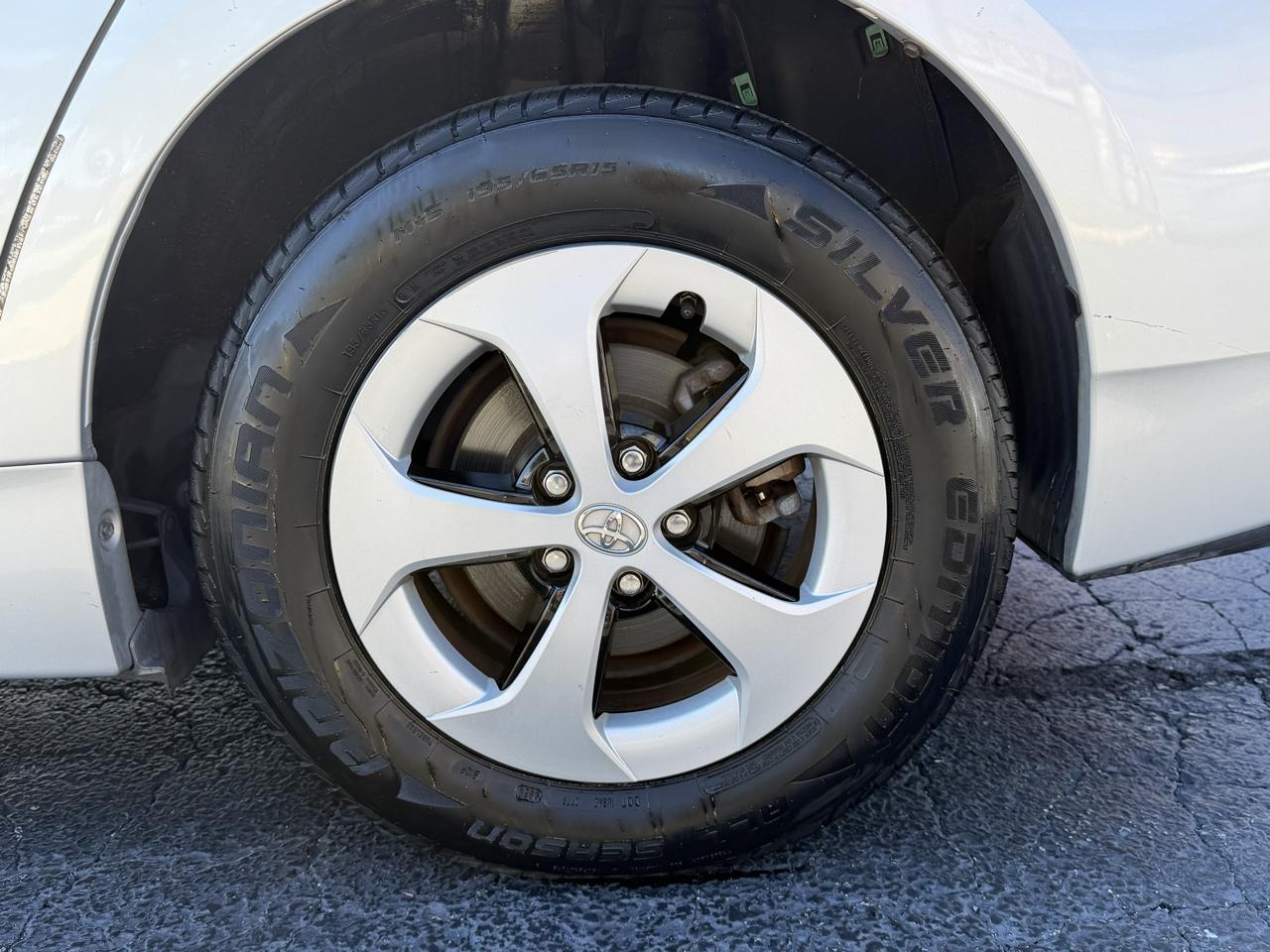 Toyota Prius 5dr HB Three (Natl) 2014