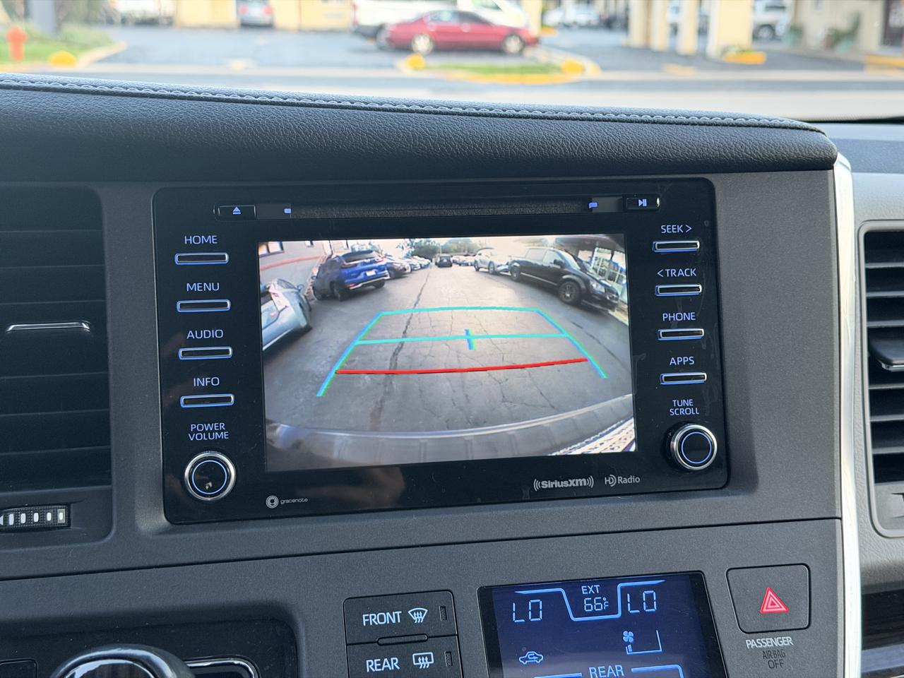 Toyota Sienna photo 21