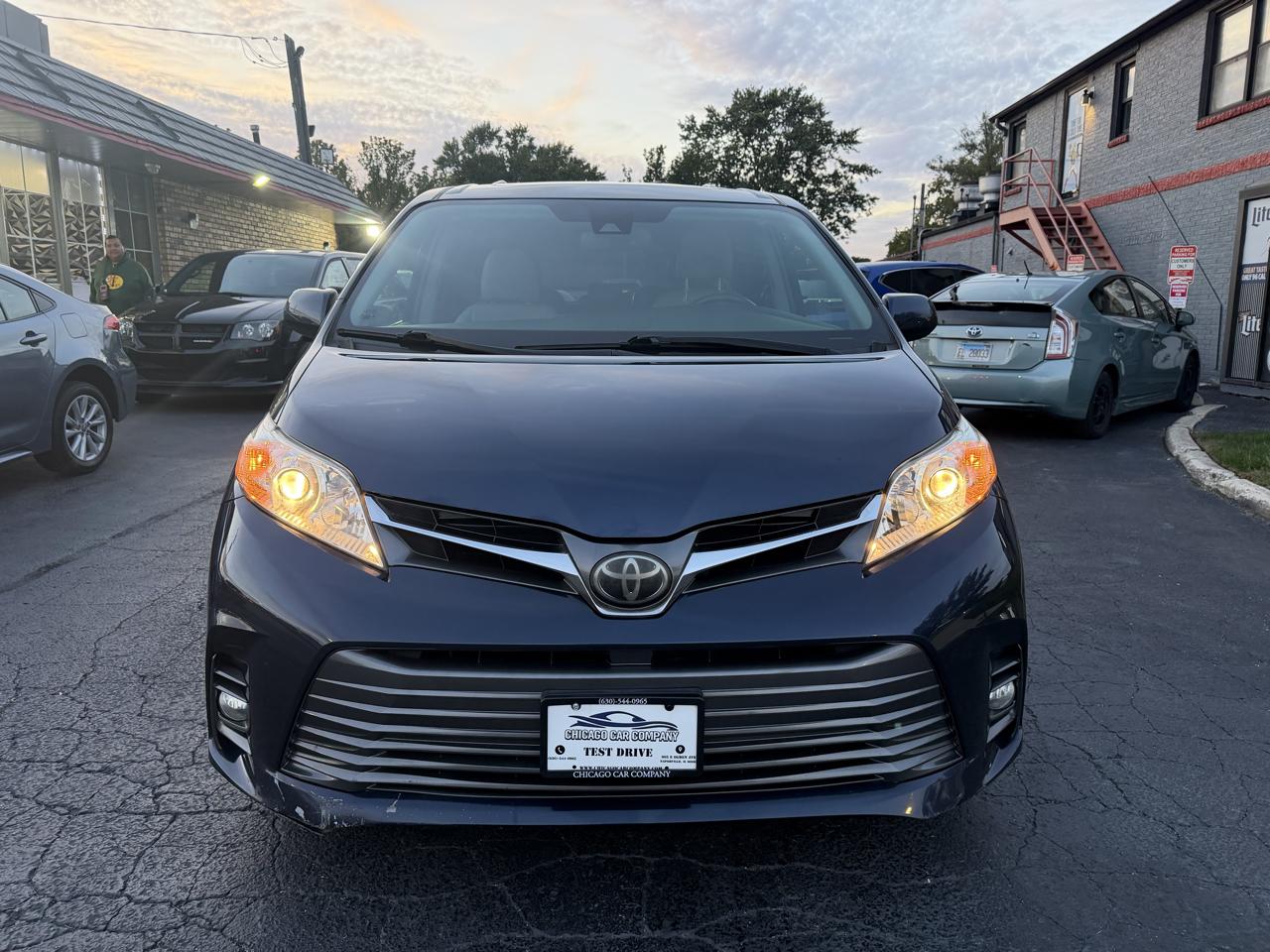 Toyota Sienna photo 30