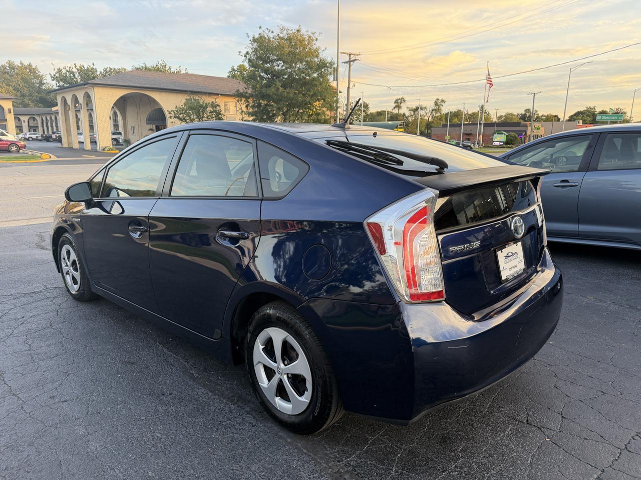 Toyota Prius 5dr HB Three (Natl) 2012