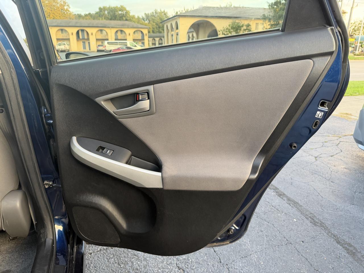 Toyota Prius 5dr HB Three (Natl) 2012