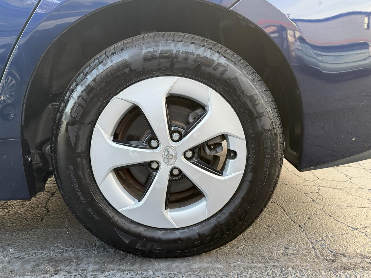 Toyota Prius 5dr HB Three (Natl) 2012