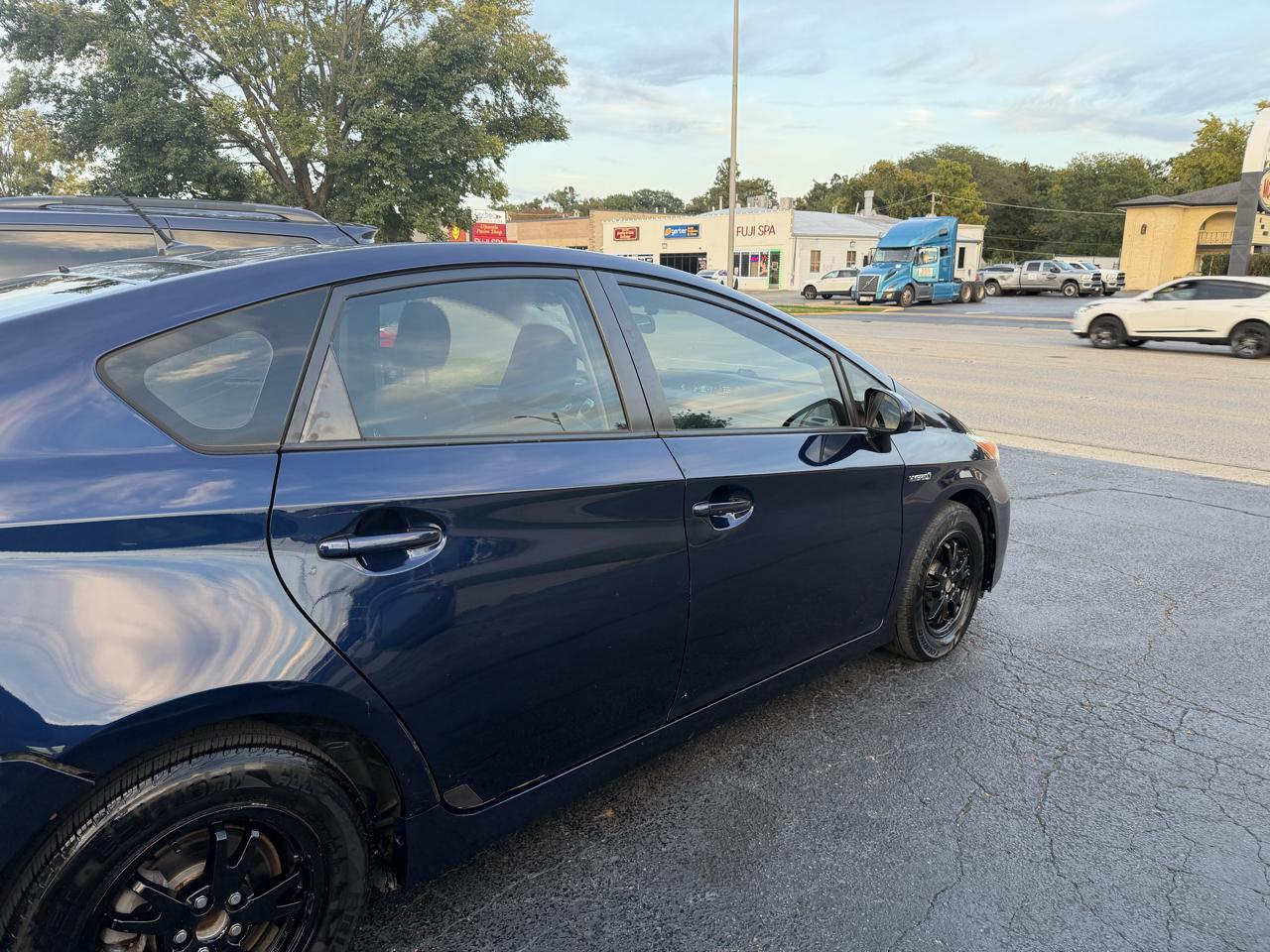 Toyota Prius 5dr HB Three (Natl) 2012