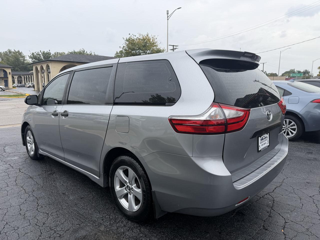 Toyota Sienna L FWD 7-Passenger (Natl) 2018