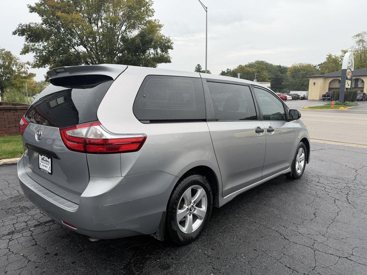 Toyota Sienna L FWD 7-Passenger (Natl) 2018