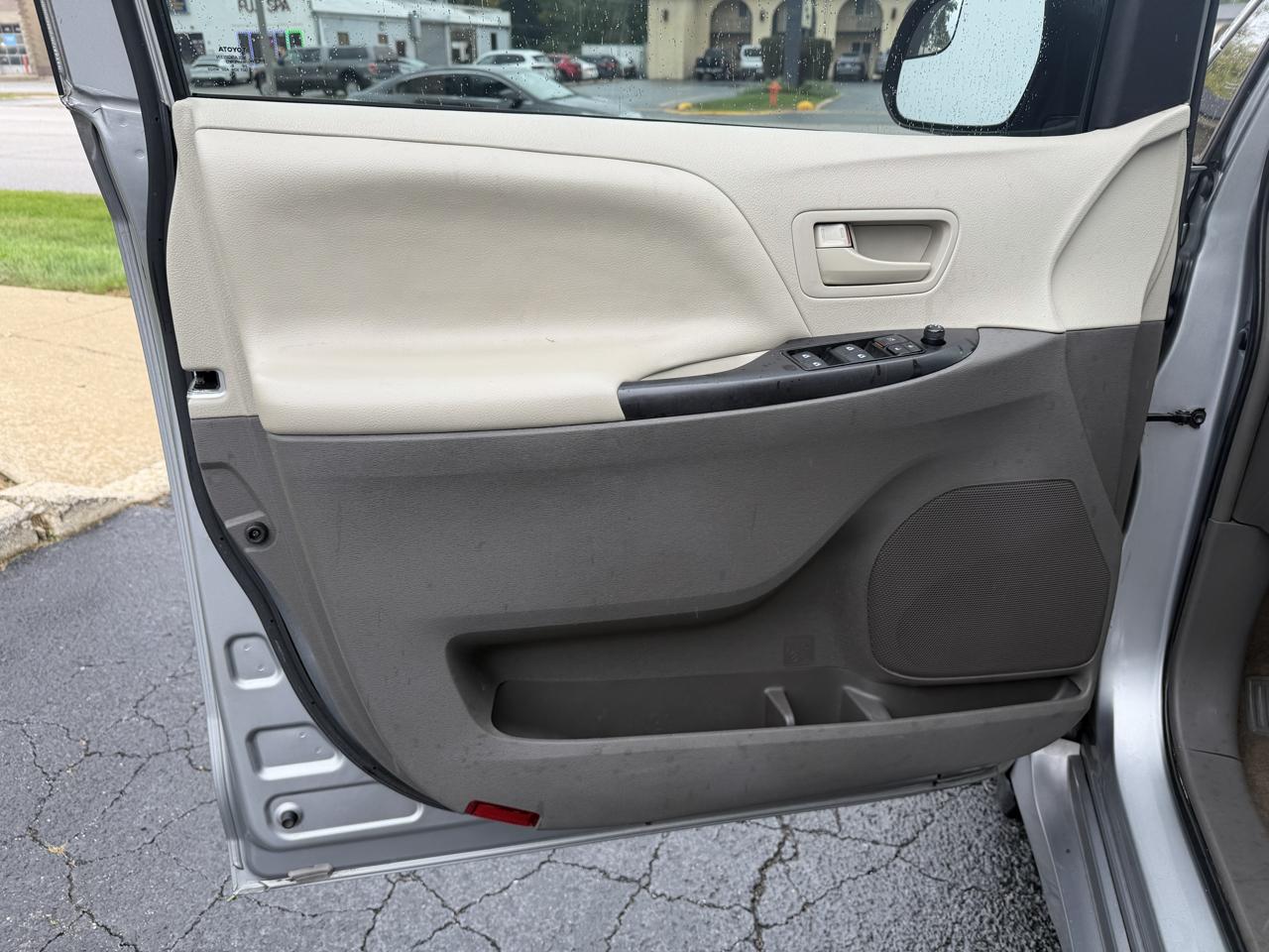 Toyota Sienna L FWD 7-Passenger (Natl) 2018