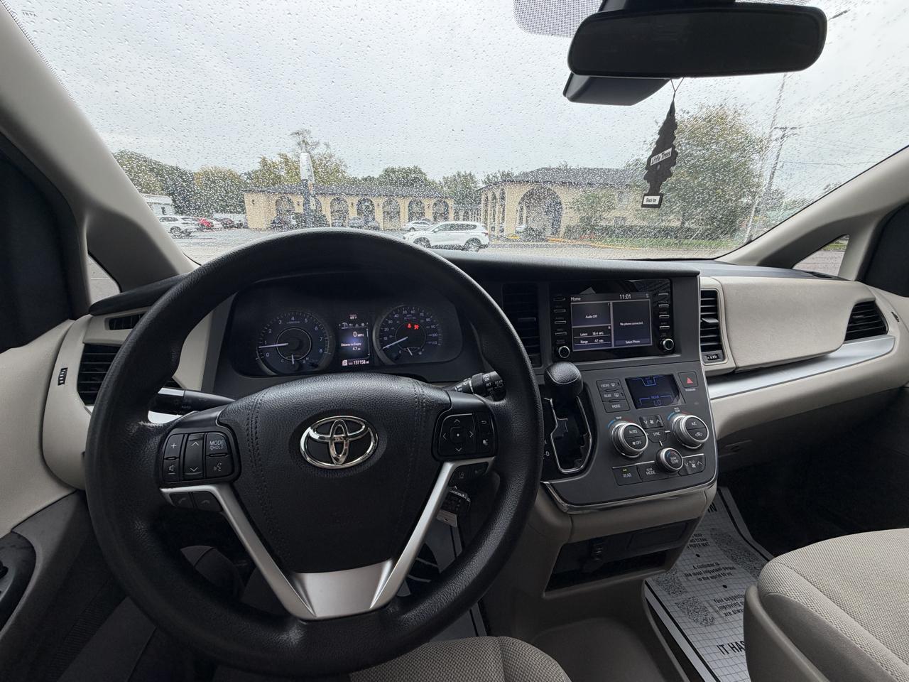 Toyota Sienna L FWD 7-Passenger (Natl) 2018