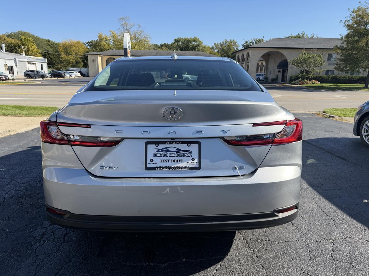 Toyota Camry photo 9