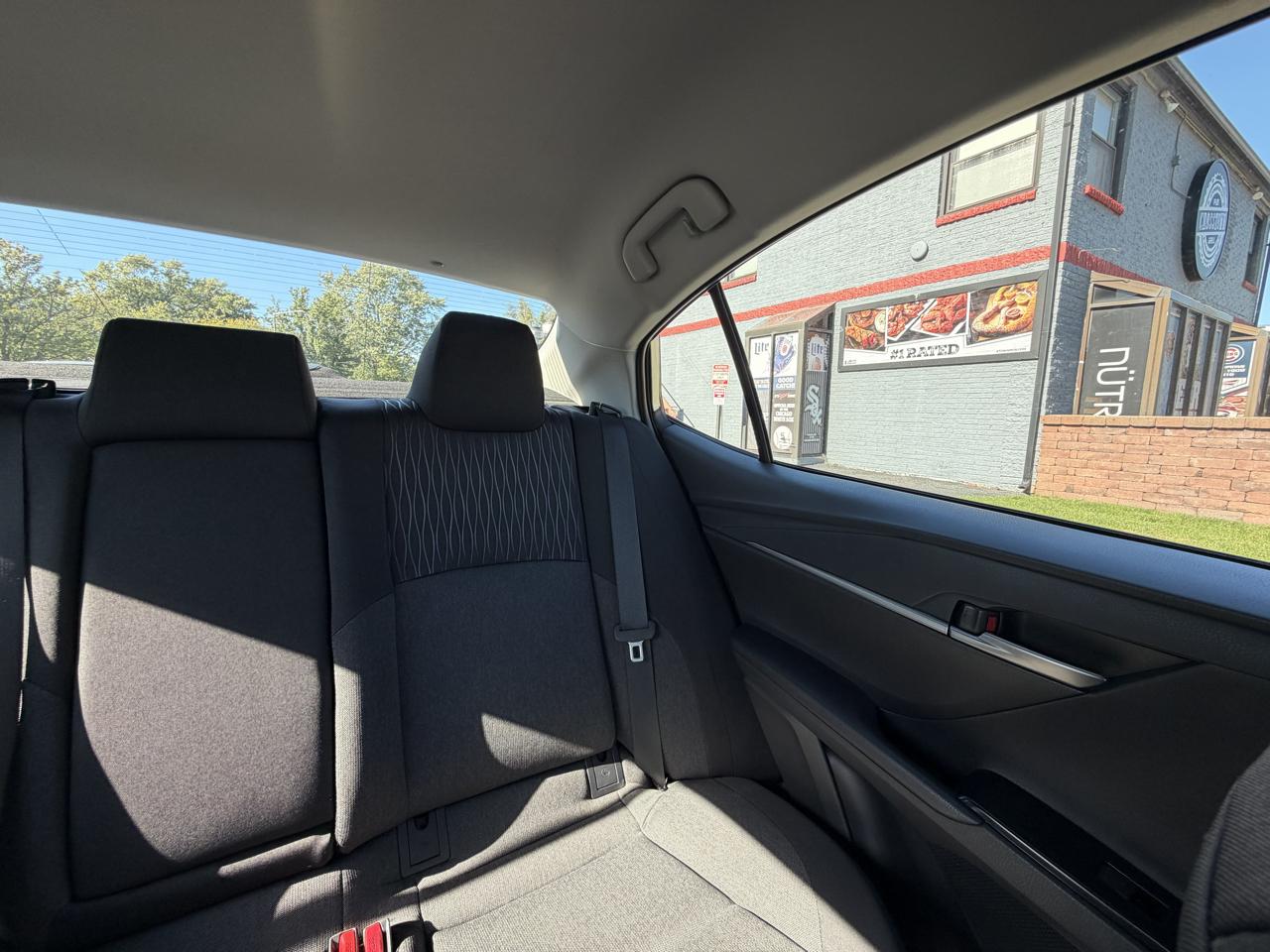Toyota Camry photo 23