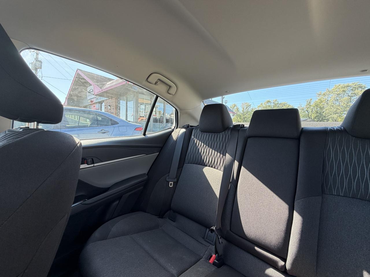Toyota Camry photo 24
