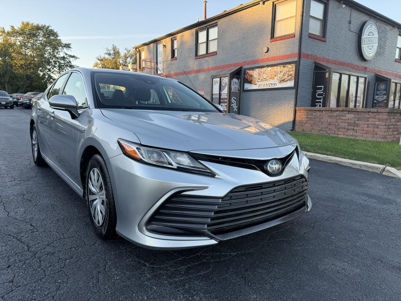 Toyota Camry Hybrid LE CVT (Natl) 2021