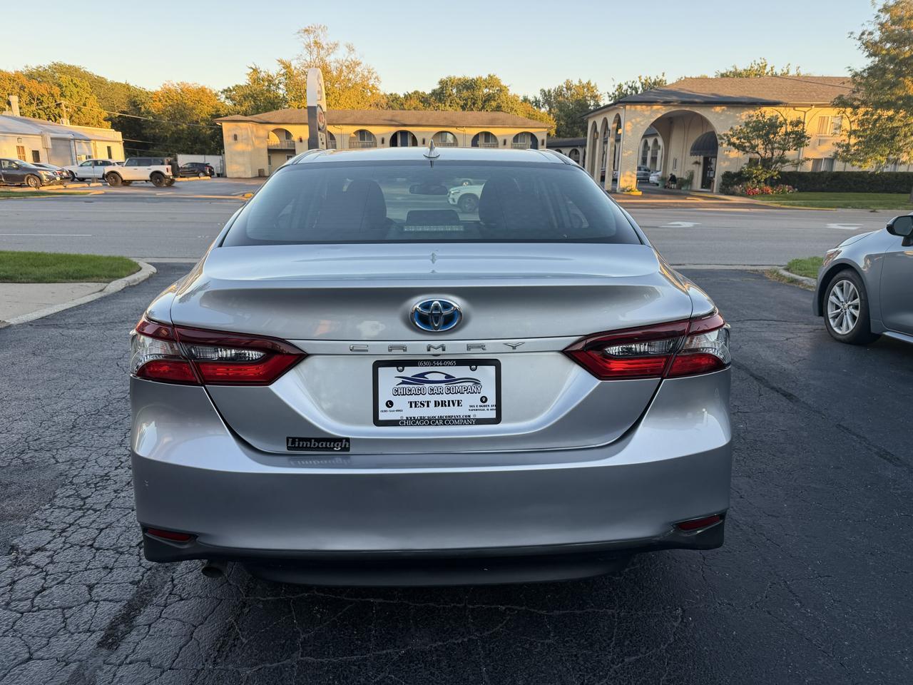 Toyota Camry Hybrid LE CVT (Natl) 2021